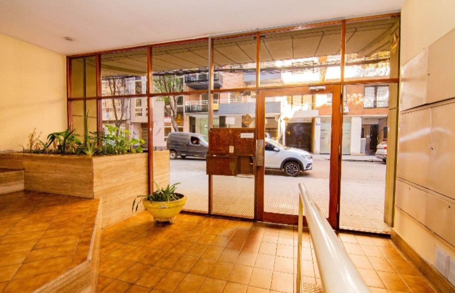 Zeballos al 800