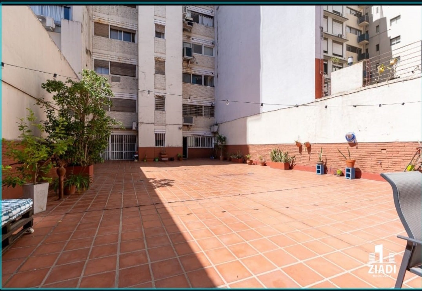 Departamento de 3 dormitorios con amplio patio y quincho propio