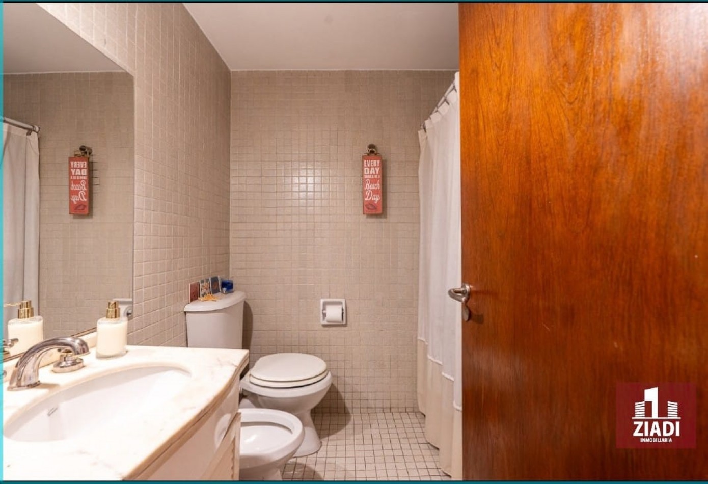Departamento de 3 dormitorios con amplio patio y quincho propio