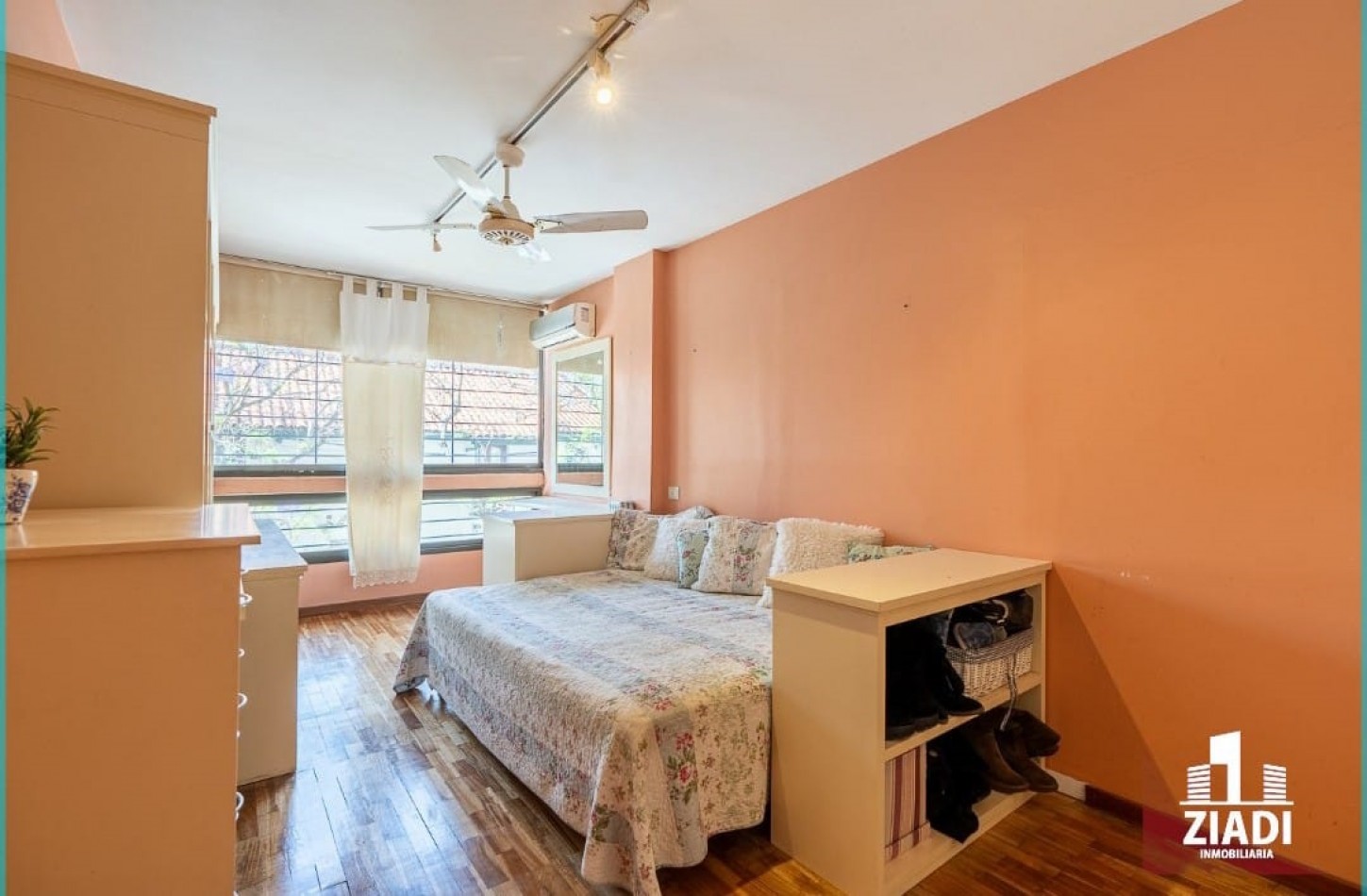 Departamento de 3 dormitorios con amplio patio y quincho propio
