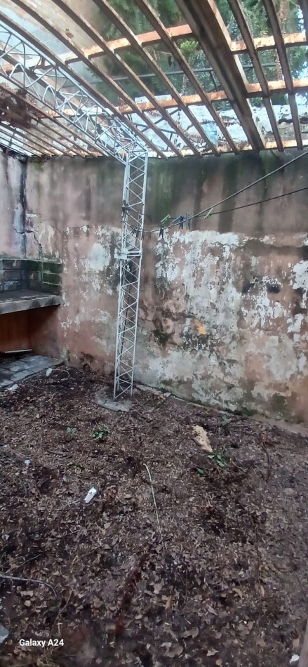 Venta local a la calle con monoambiente y deposito