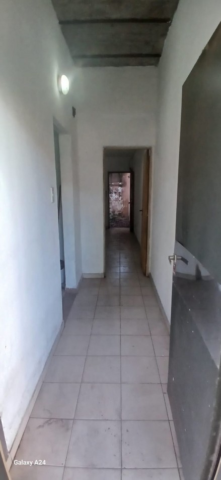 Venta local a la calle con monoambiente y deposito