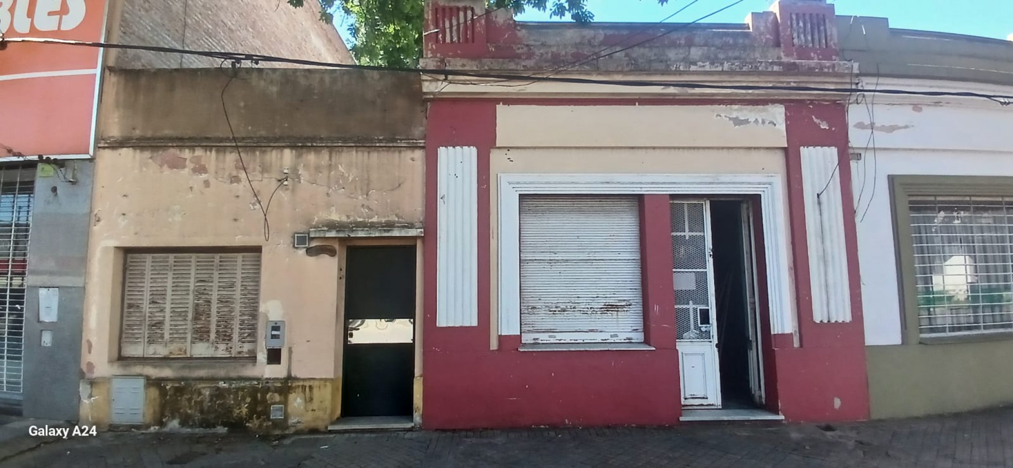 Venta local a la calle con monoambiente y deposito